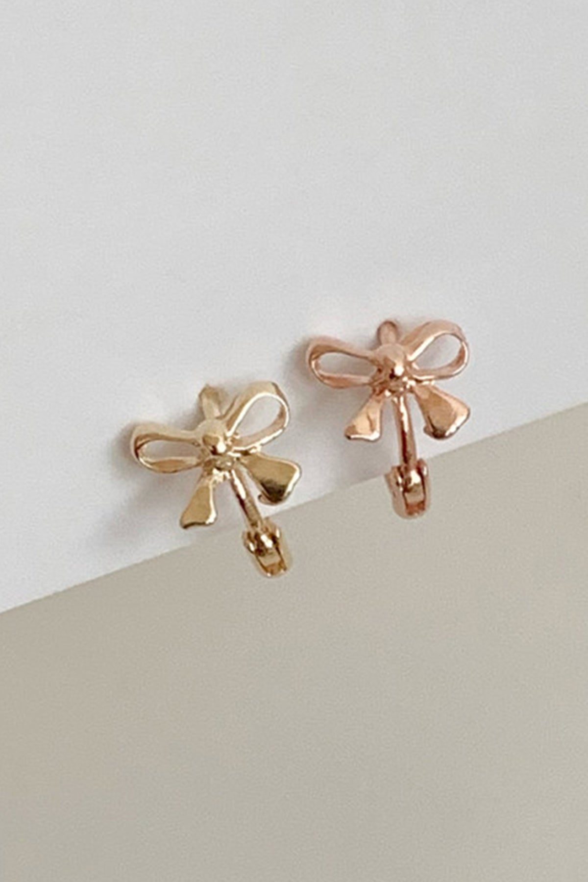 14K Solid Gold Ribbon Tie Knot Cartilage Helix Tragus Piercing Earring ...